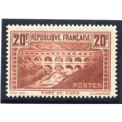 Timbre France Yvert No 262 Pont du Gard Type IIB  neuf **