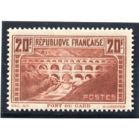 Timbre France Yvert No 262 Pont du Gard Type IIB  neuf **