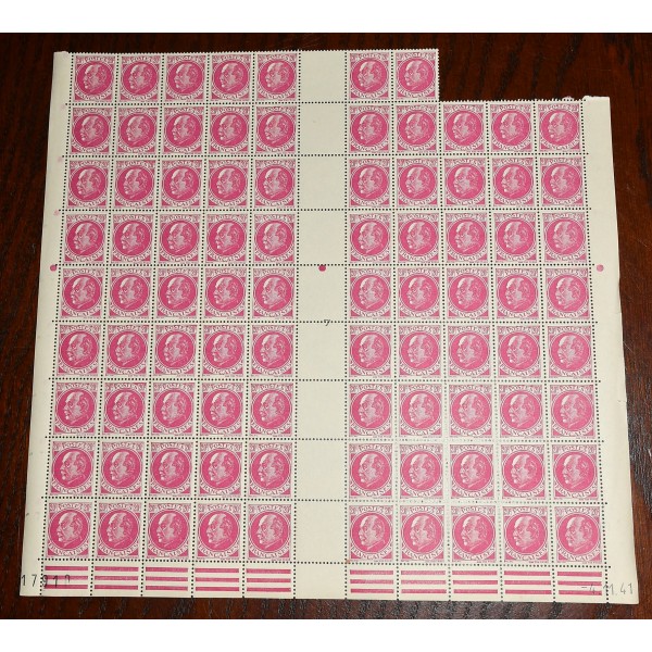 1 fragment de feuille de 88 Timbres de France 505 Pétain neufs**