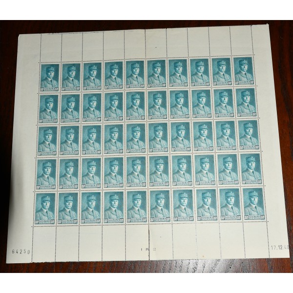 1 feuille de 50 Timbres France 473 Petain neufs**