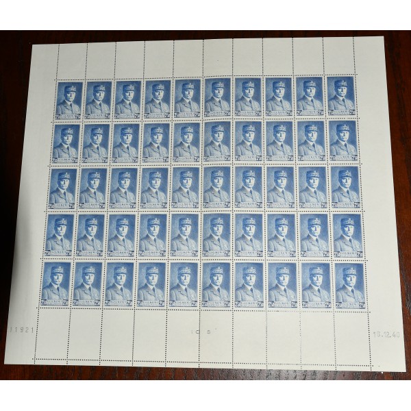 1 feuille de 50 Timbres France 471 Petain neufs**