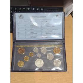 Coffret FDC Fleur de coin France 1982 pièces de monnaies en Franc