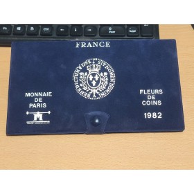 Coffret FDC Fleur de coin France 1982 pièces de monnaies en Franc