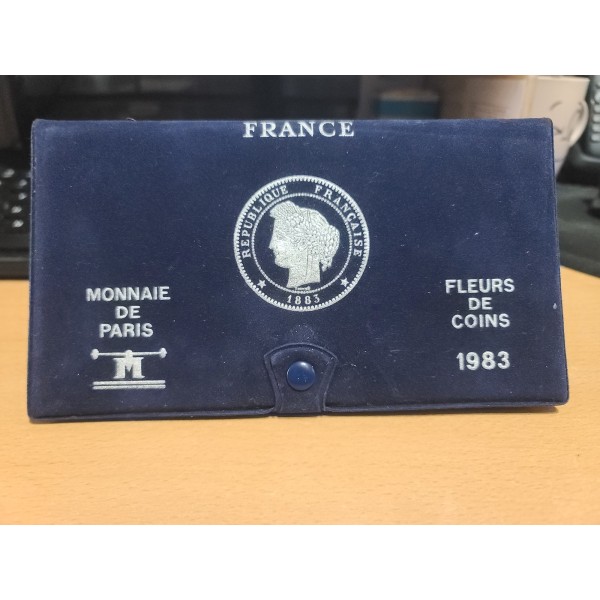 Coffret FDC Fleur de coin France 1983 pièces de monnaies en Franc