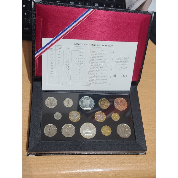 Coffret FDC Fleur de coin France 1989 avec montesquieu
