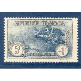 Timbre France Yvert No 232 orphelins de la guerre neuf ** avec un pli angle