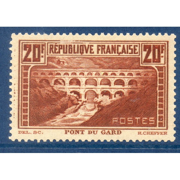 Timbre France Yvert No 262 Pont du Gard Type IIB  neuf **