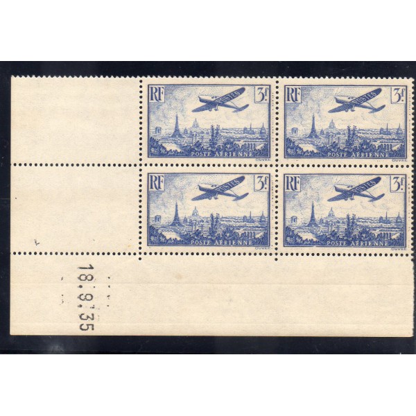 Bloc de 4 coin daté du timbre France Poste Aérienne Yvert 12 avion survolant Paris 3fr bleu neuf **
