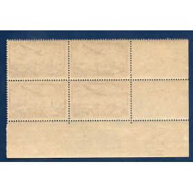 Bloc de 4 coin daté du timbre France Poste Aérienne Yvert 10 avion survolant Paris 2.25fr violet neuf **
