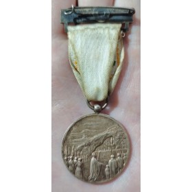 Médaille Notre Dame de Clermont 1949 avec ruban