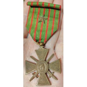 Médaille Croix de guerre 1914-1918 avec ruban et une citation
