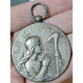 Médaille La musique par Rasummy avec belière