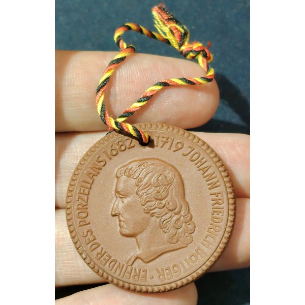 Médaille de porcelaine RDA Johann Friedrich Böttger