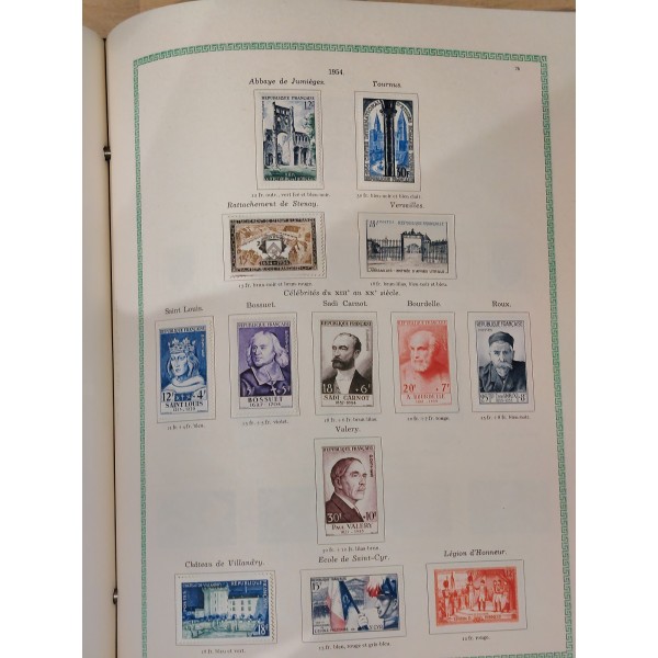 collection de timbres France compléte de 1950 à 1973 avec charniéres dans album yvert et Tellier fo à moins de 10
