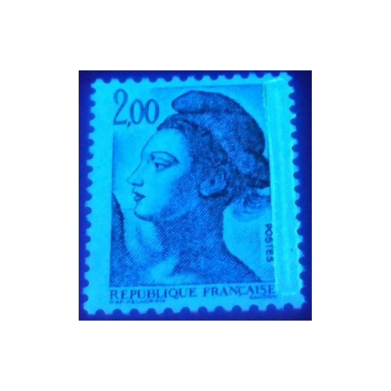 Timbre Yvert No 2188a une bande de phosphore variété  type marianne Liberté 2fr vert jaune