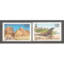 Timbres France Services Yvert 124-125 UNESCO, sites classés à protèger