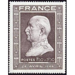 Timbre France Yvert No 606 buste du marechal petain par lavrillier