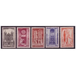 Timbre France  Yvert No 663-667 serie cathedrales entraide française