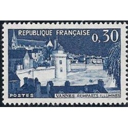 Timbre France Yvert No 1333 Vannes les remparts illuminées