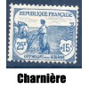 Timbre France Yvert No 151 Orphelin de la Guerre bleu neuf * avec charnière