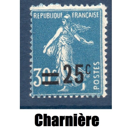 Timbre France Yvert No 217 Semeuse fond plein surchargée bleu neuf * avec trace de charière