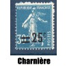 Timbre France Yvert No 217 Semeuse fond plein surchargée bleu neuf * avec trace de charière