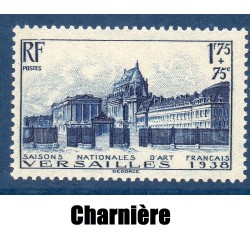 Timbre France Yvert No 379 chateau de Versailles neuf * avec trace de charnière