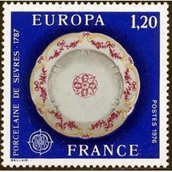 Timbre France Yvert No 1878 Europa, porcelaine de Sèvres