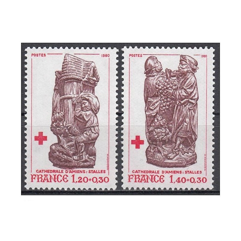 Timbre Yvert No 2116a-2117a France issus de carnets, paire croix rouge, Stalles de la cathédrale d'Amiens
