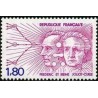 Timbre Yvert No 2218 Frédéric et Irène Joliot Curie