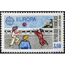 Timbre Yvert No 2585 europa jeux d'enfants, jeu de balle