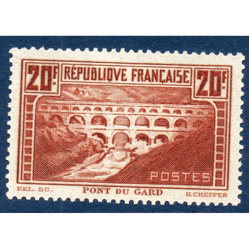 Timbre France Yvert No 262 Pont du Gard Type IIB  neuf * avec charnière