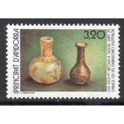 Timbre Andorre Yvert No 404 Flacons des tombeaux Saint Vincenc d'Enclar neuf ** 1991