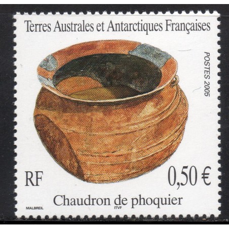 Timbre TAAF Yvert No 409 Chaudron de Phoquier neuf ** 2005