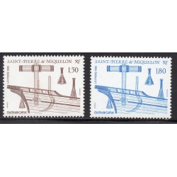 Timbre Saint Pierre et Miquelon 561-562 Outils de Calfat neuf ** 1992