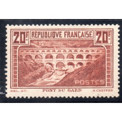 Timbre France Yvert No 262 Pont du Gard Type I  neuf **