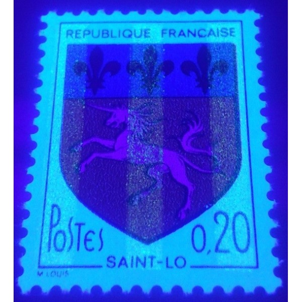 Timbre France Yvert No 1510c variété  trois bandes de phosphore blason de Saint-Lo