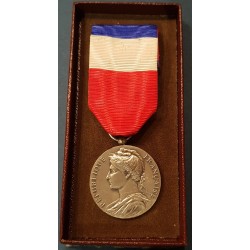 Médaille du ministere des affaires sociales "argent", 1969 sans poincon