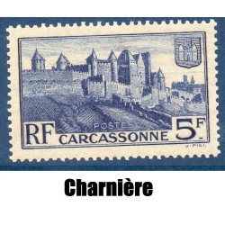 Timbre France Yvert No 392 Remparts de Carcassonne neuf * avec trace de charnière