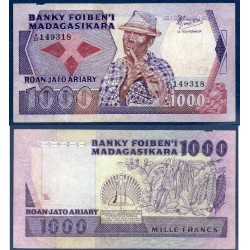 Madagascar Pick N°68b, TB Billet de banque de 1000 Francs - 200 ariary 1983-1987